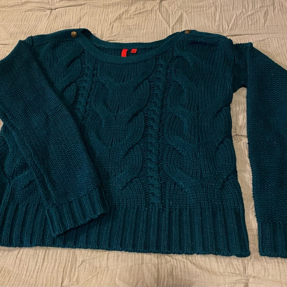 5/48 cable knit sweater size medium